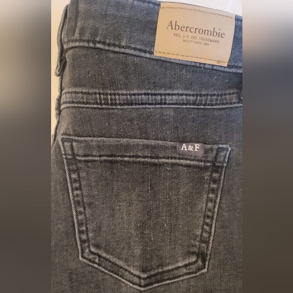Abercrombie High rise mini mom jeans - Picture 5 of 7